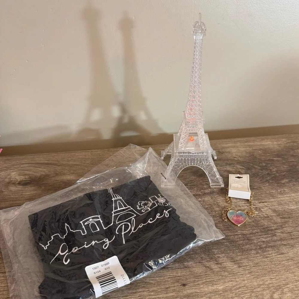 Justice Eiffel Tower Paris T Shirt NEW Size 10 Plastic Light Up Decor Necklace